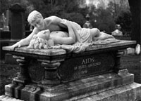 Decoración funeraria: pareja haciendo el amor